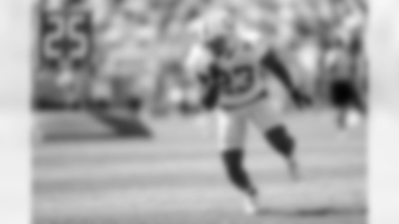 23 CB Kenny Moore II