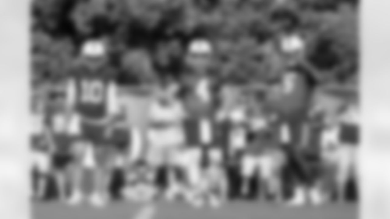 10 QB Gardner Minshew , 4 QB Sam Ehlinger, 5 QB Anthony Richardson
2023 Colts Training Camp - Grand Park