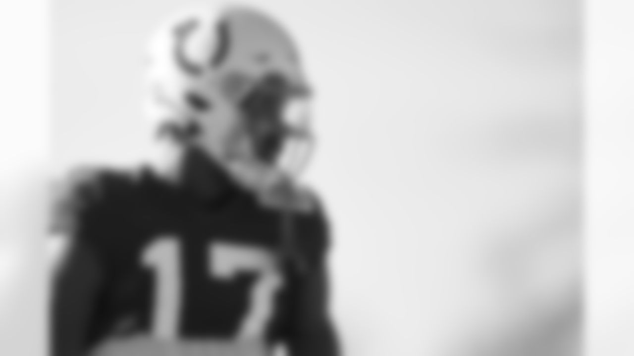 17 WR Mike Strachan