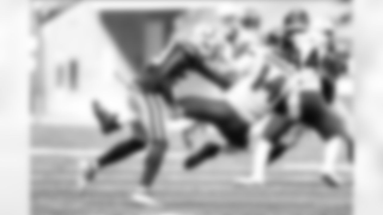 23 CB Kenny Moore II