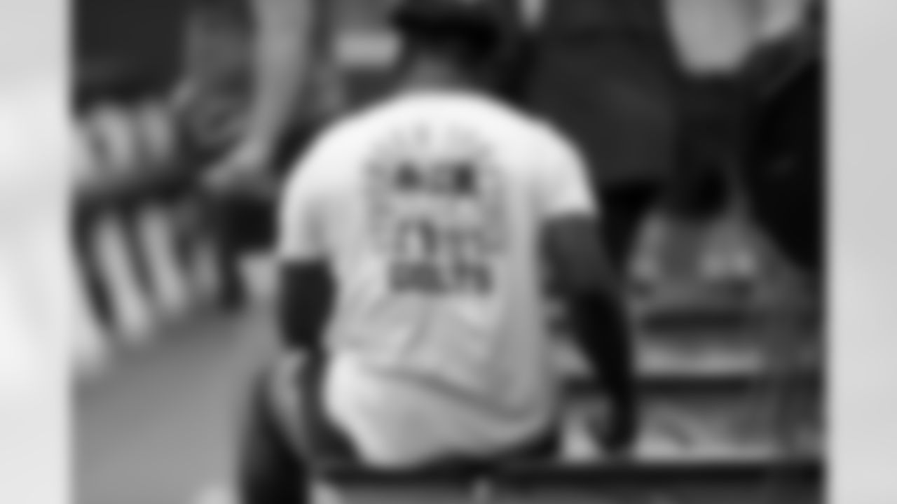 51 DE Kwity Paye
Mental Health Awareness Month - Stronger Together / KTS Shirts