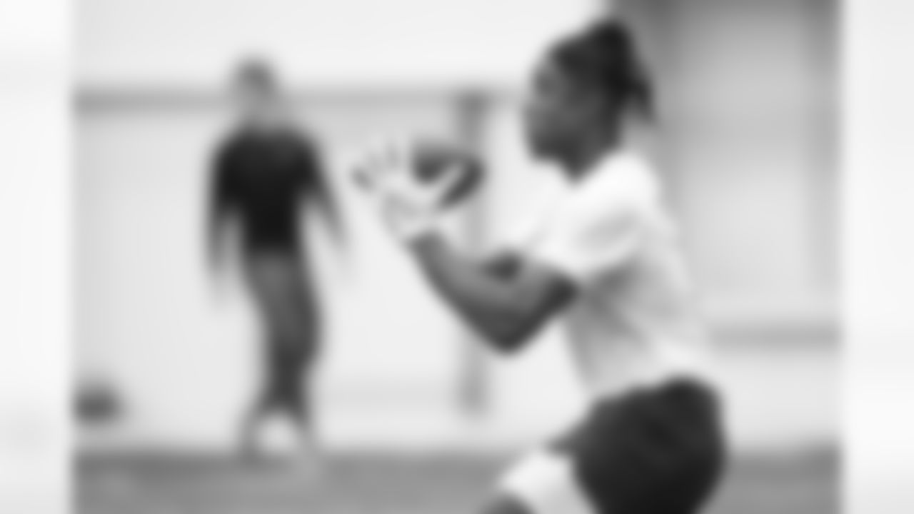 17 WR Mike Strachan
Players train during Phase II of offseason workouts.