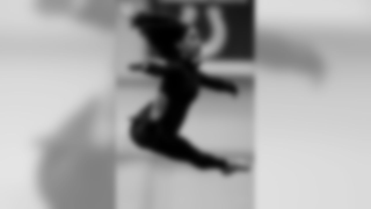 A behind the scenes look at the 2019 cheer finalists during last nights dance practice.