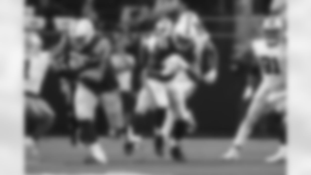 69 T Matt Pryor, #81 TE Mo Alie-Cox