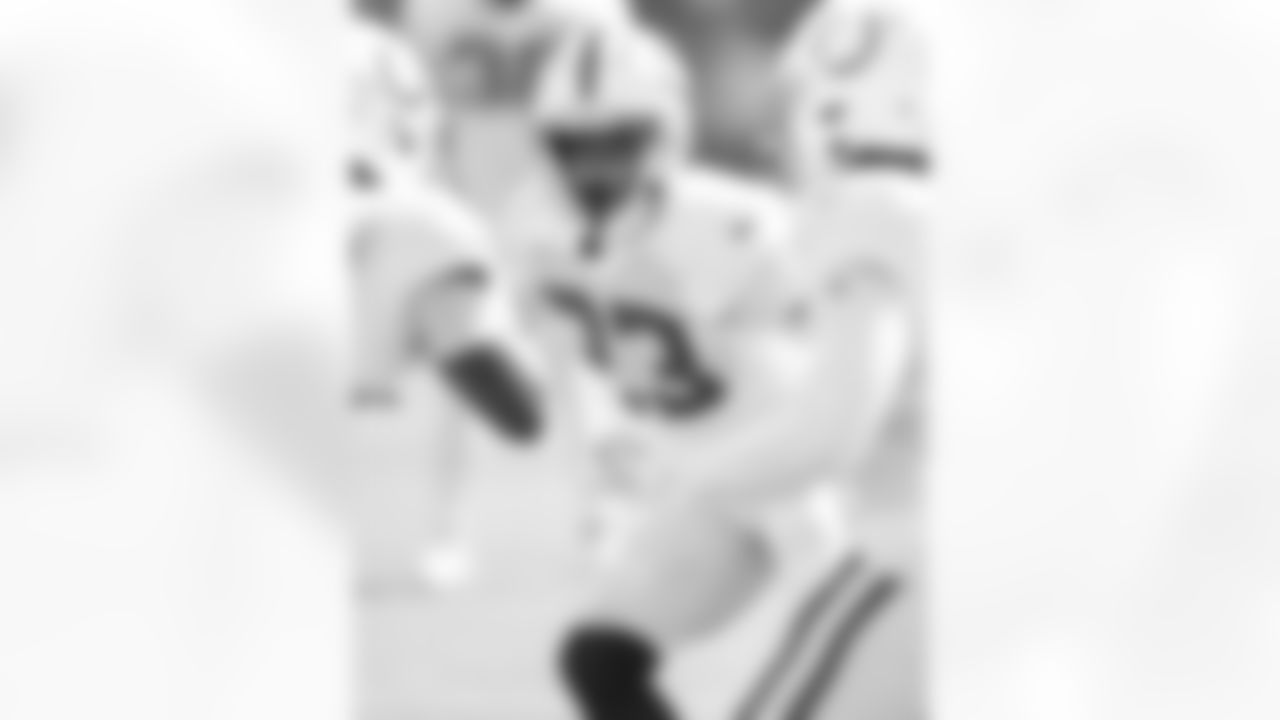 23 CB Kenny Moore II