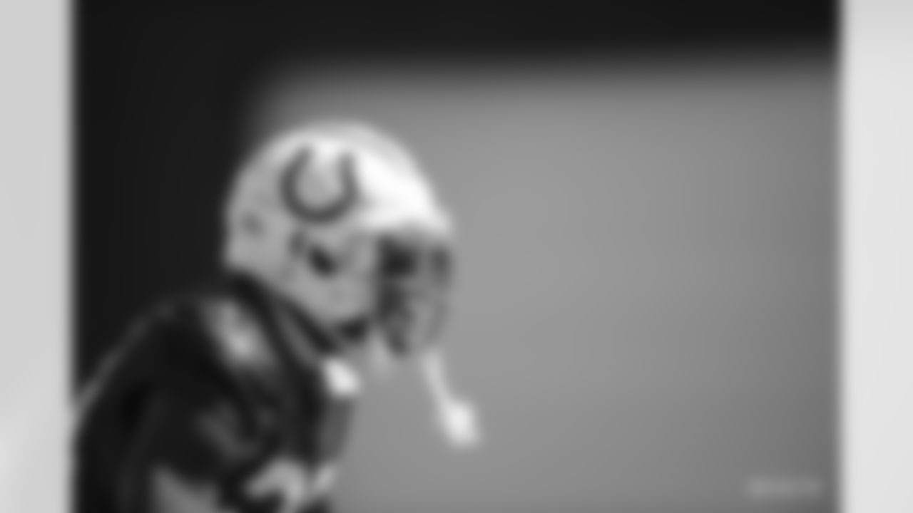 23 CB Kenny Moore II
