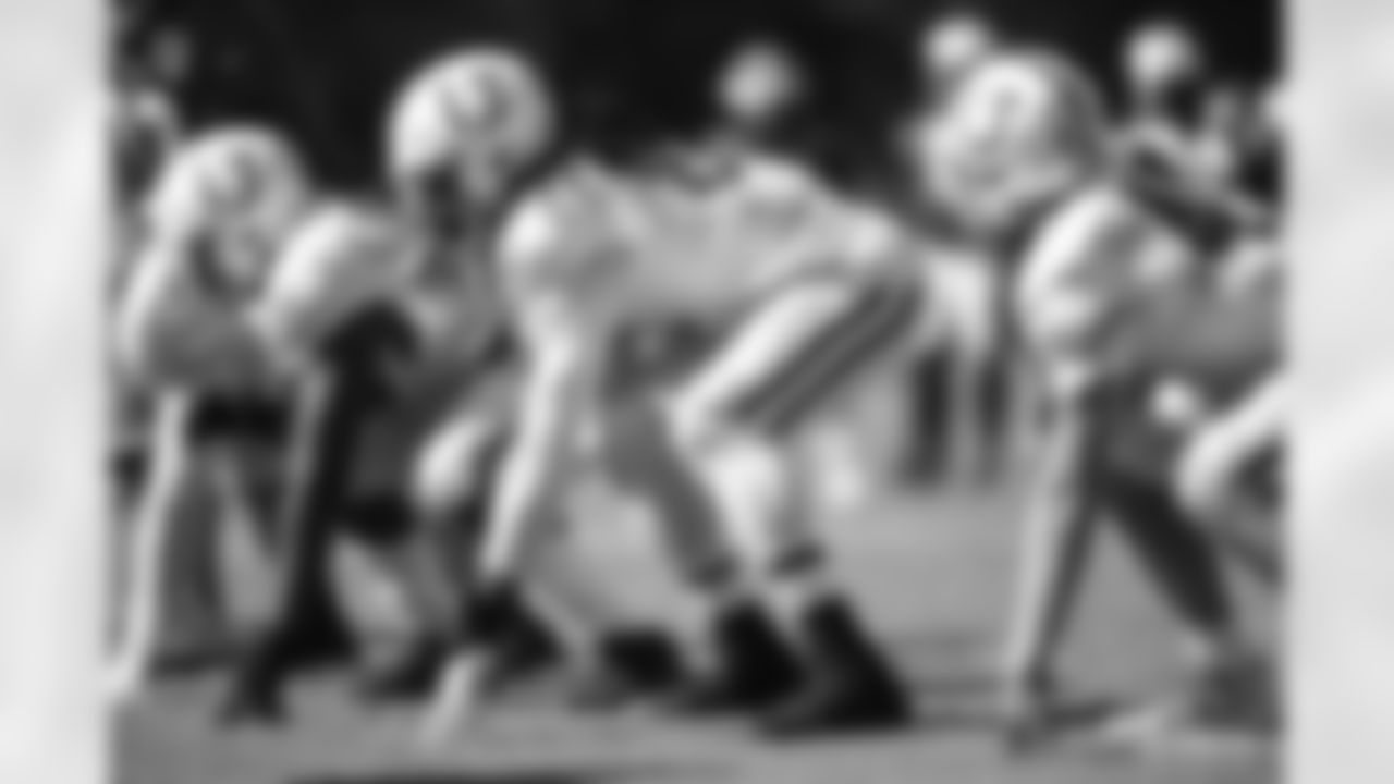 81 TE Mo Alie-Cox