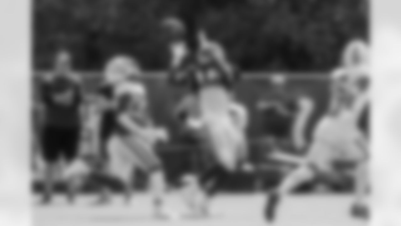 27 CB Kevin Toliver II , 16 WR Ashton Dulin
2023 Colts Training Camp - Grand Park