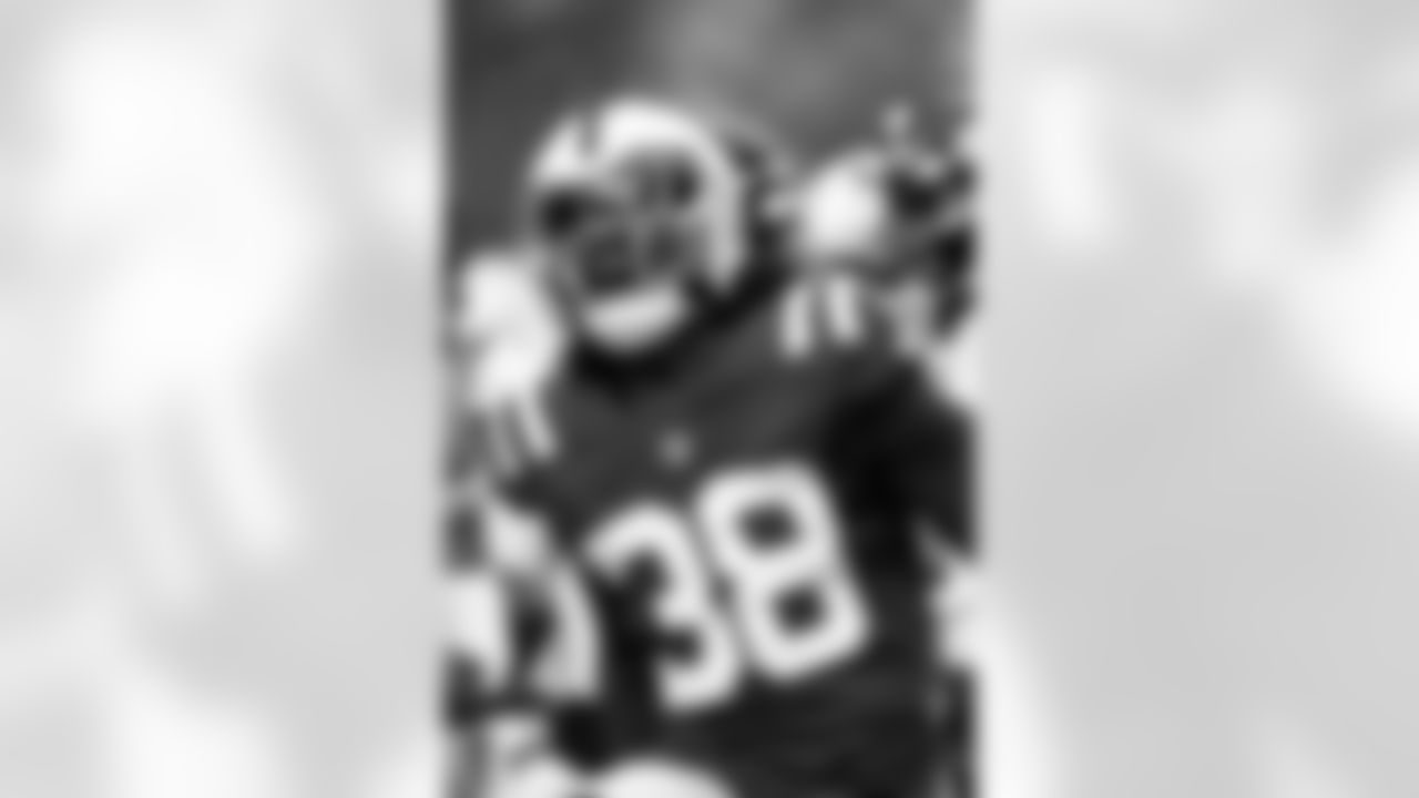 38 CB Tony Brown,