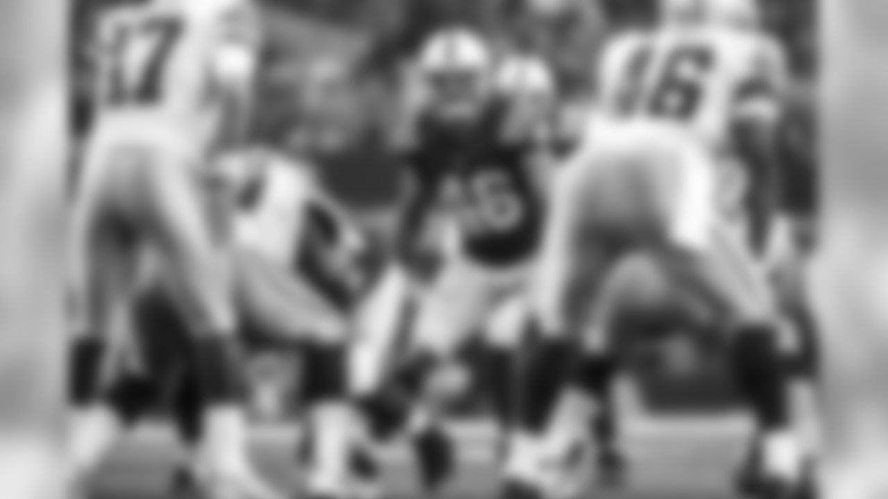 46 Rhodes, Luke LS 6-2 238 25 1 William & Mary