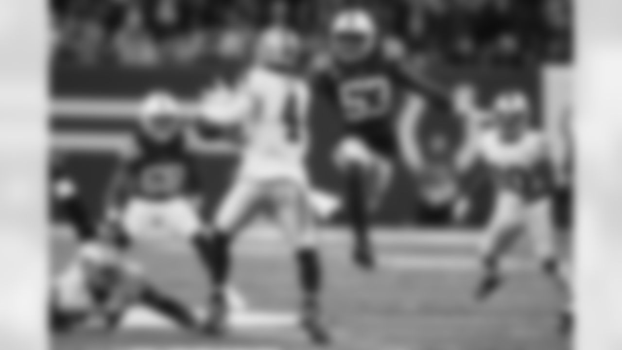 53 LB Darius Leonard