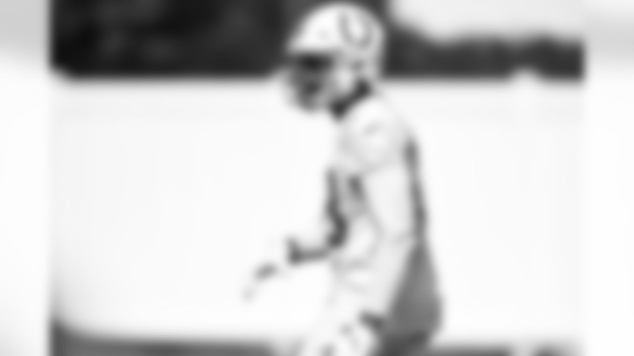 53 LB Darius Leonard