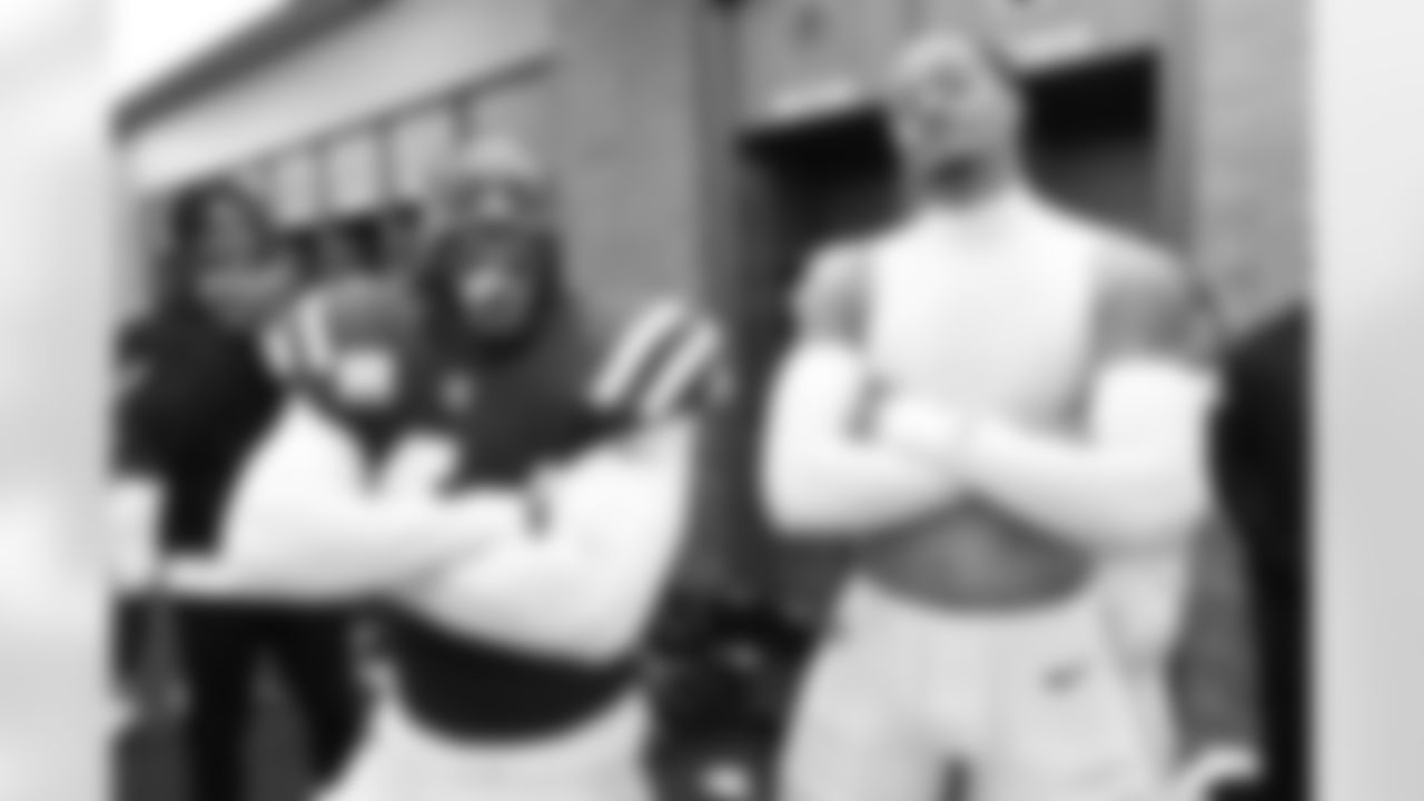 44 LB Zaire Franklin , 29 CB JuJu Brents