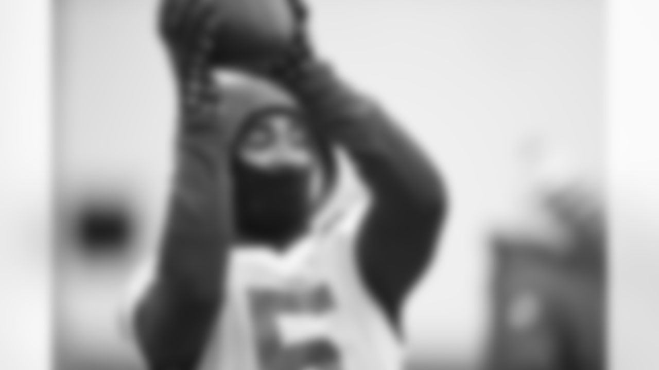 5 CB Stephon Gilmore
