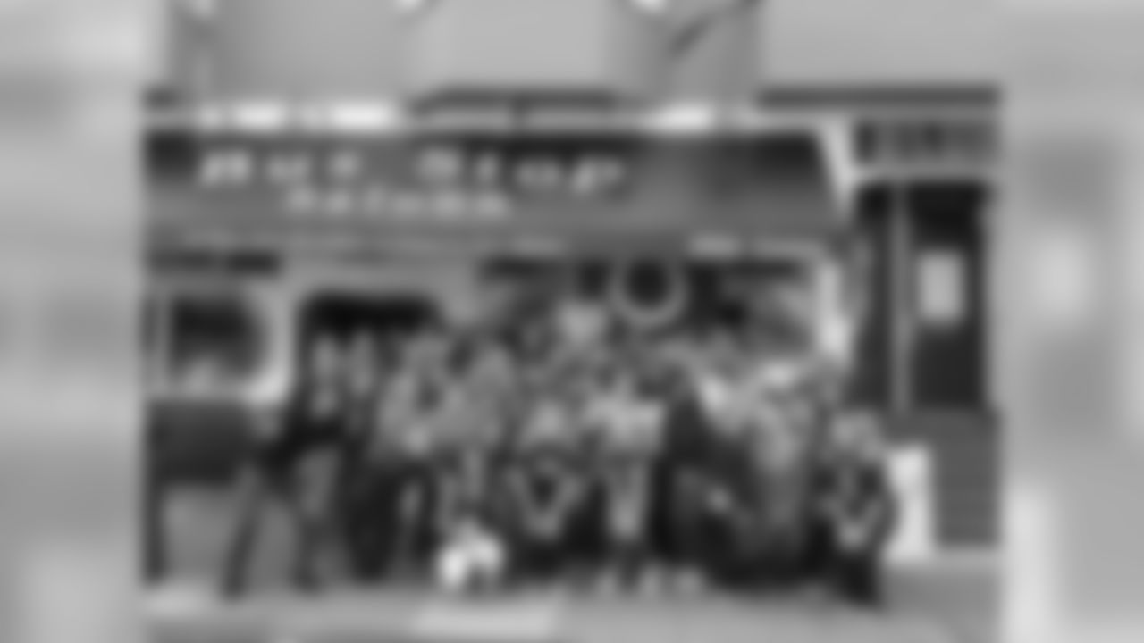 BayAreaIndianapolisColtsFans-SanFrancisco