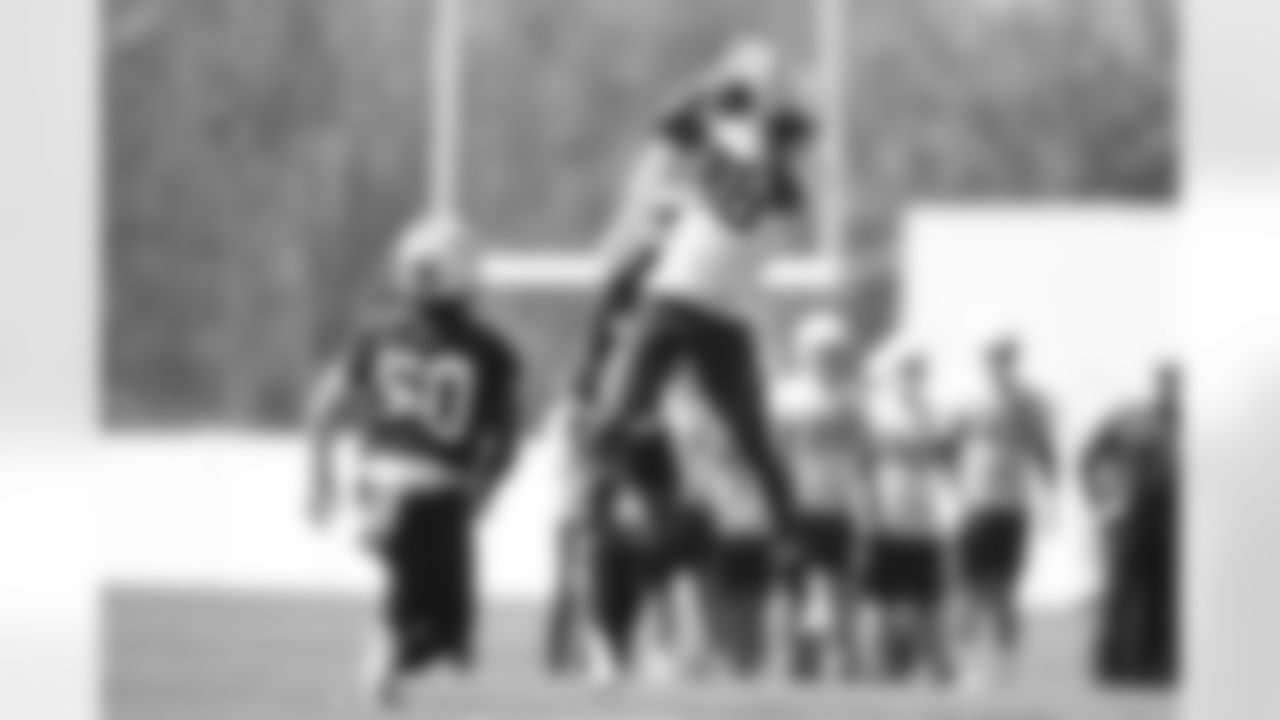 86 WR Vyncint Smith
Players practice during voluntary minicamp offseason workouts.