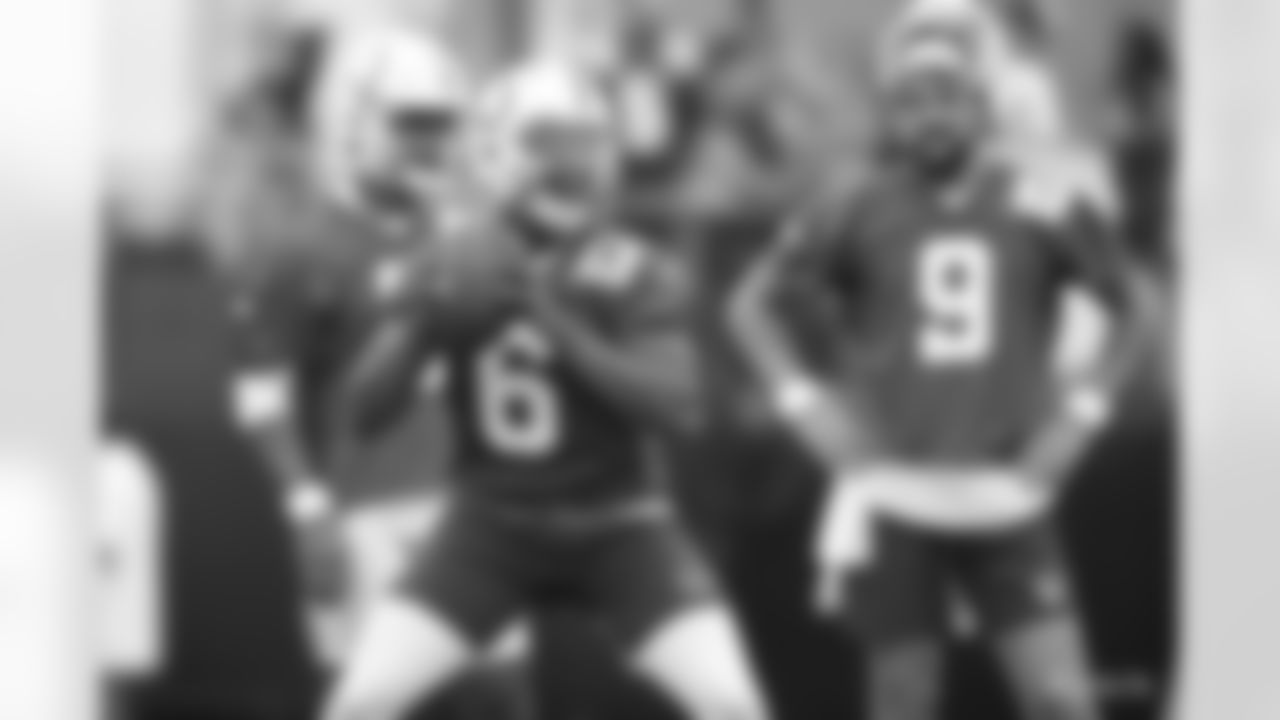 6 QB Jalen Morton