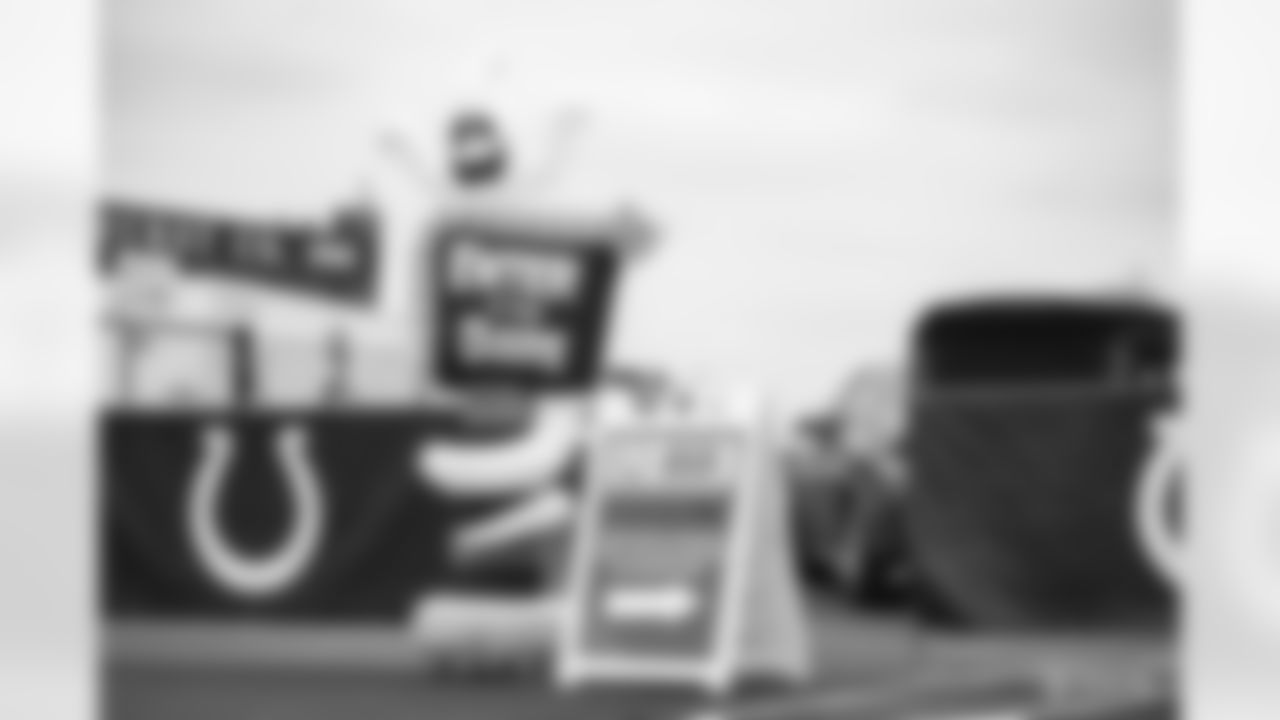 2020_1028_HalloweenDriveThru0107