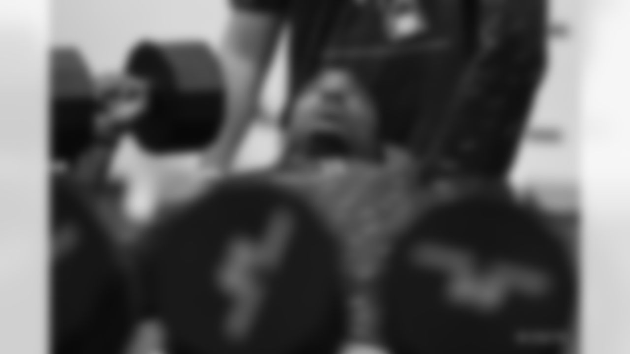 17 WR Mike Strachan