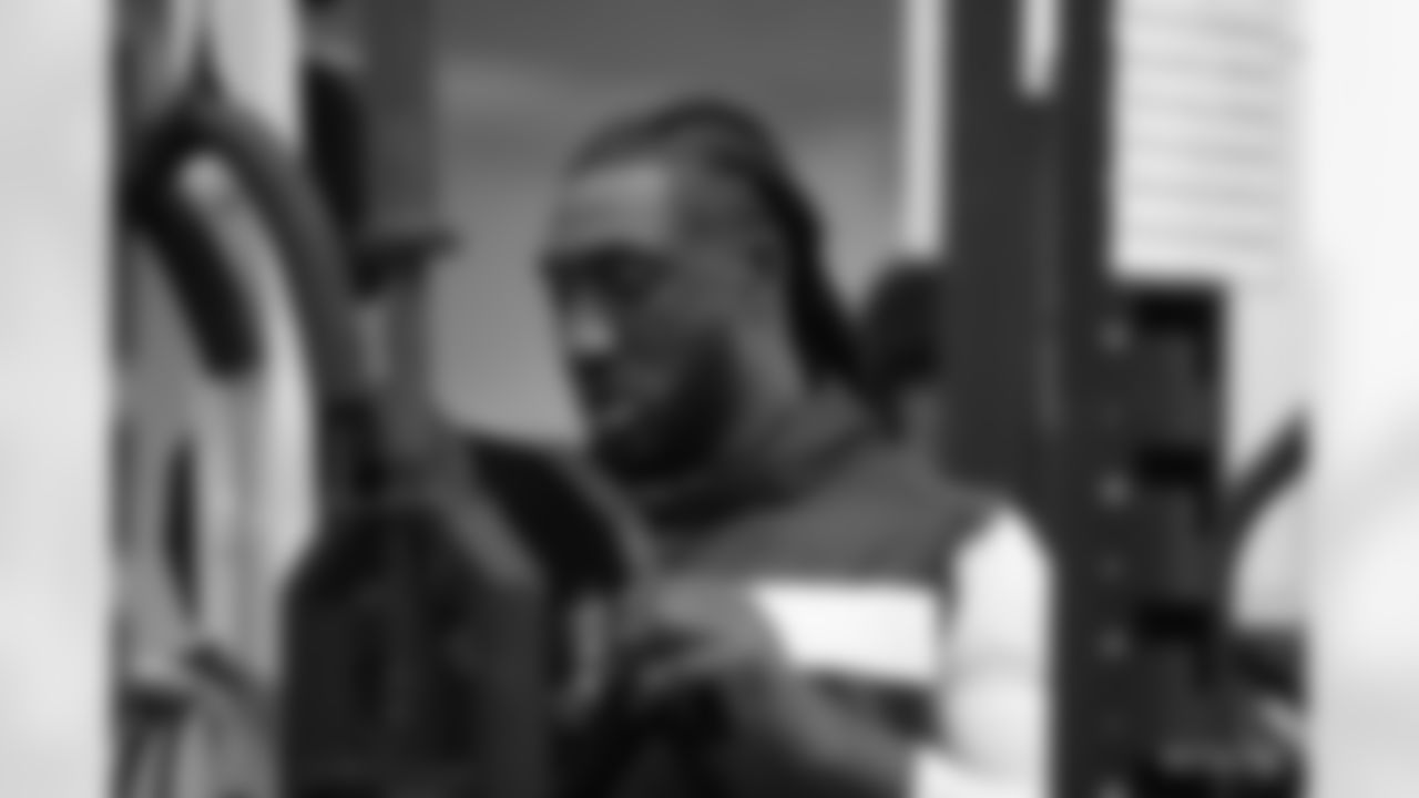 81 TE Mo Alie-Cox