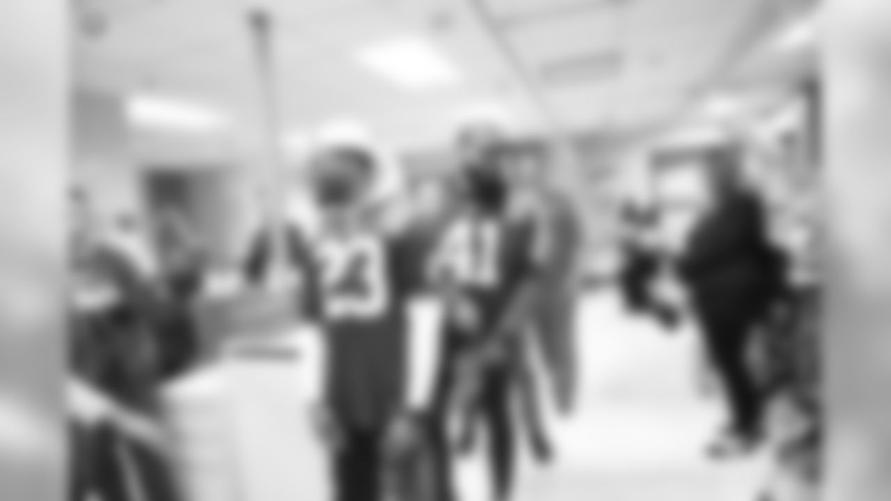 2018_1112_ CM_VAHospitalVisit0255