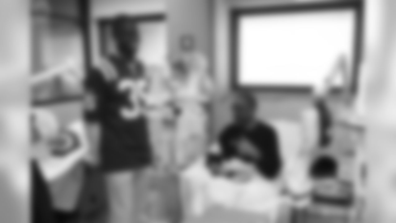 2019_1104_VAHospitalVisit_0149