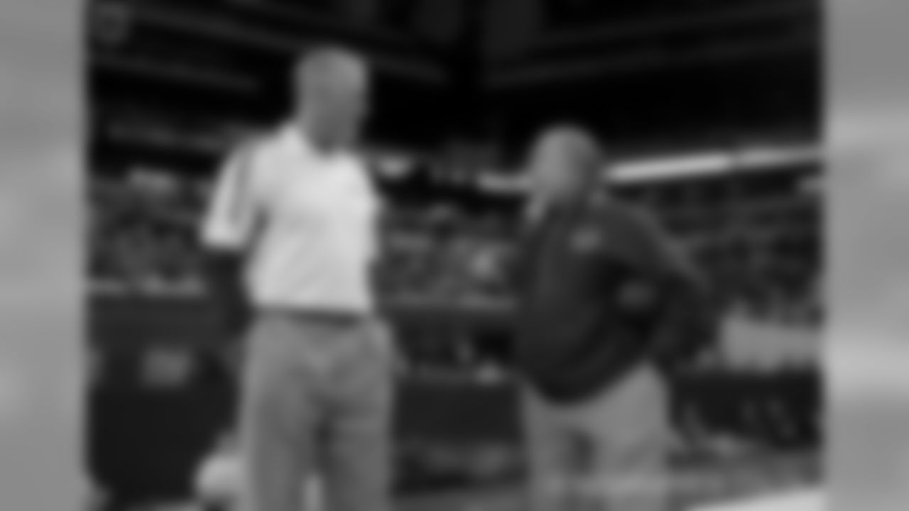 Howard Mudd has over 40 years of NFL experience as a coach and player and he re-joins Indianapolis after serving as the Colts offensive line coach for 12 seasons (1998-2009).