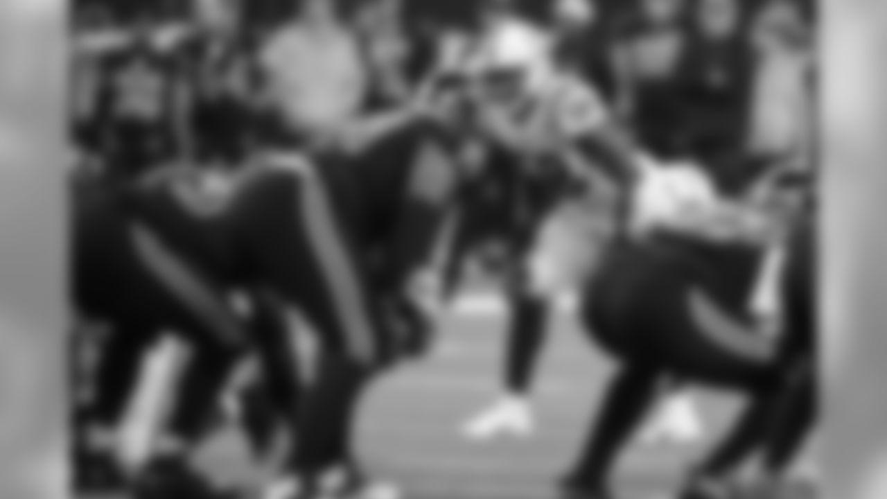 58 linebacker Bobby Okereke