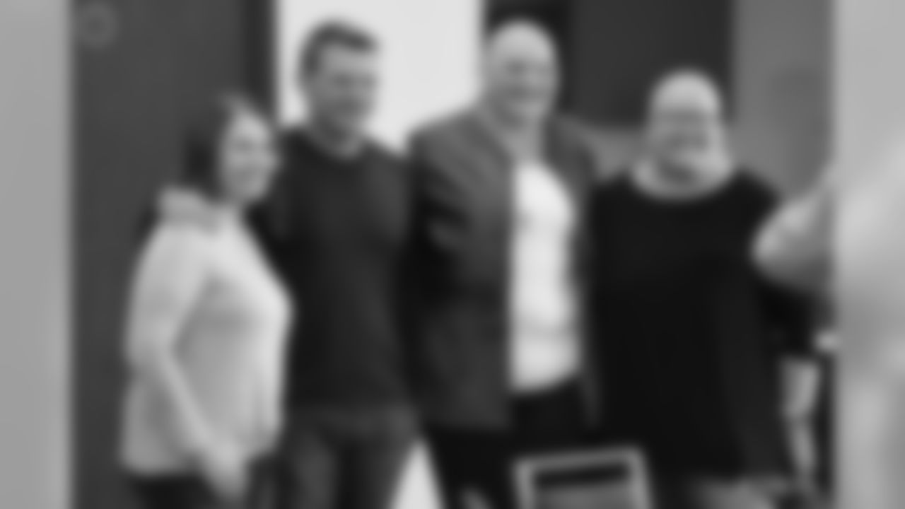 2019_1015_PamperHerPink_0977