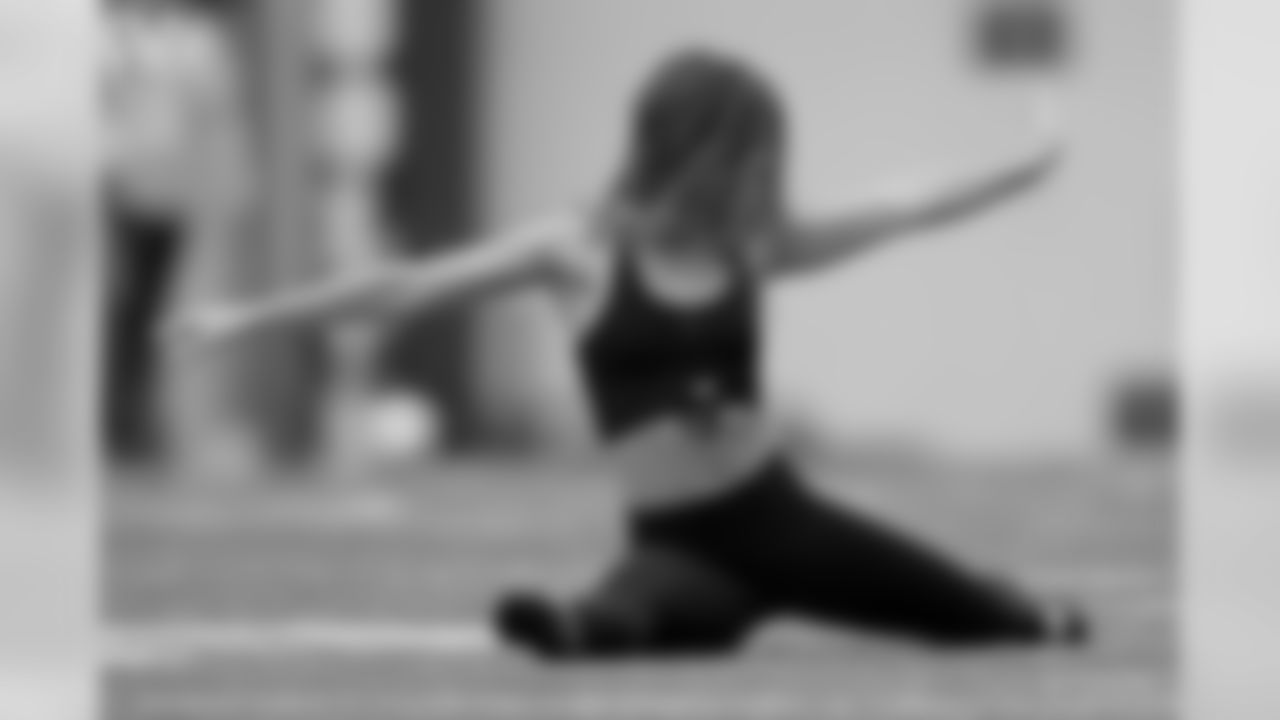 A behind the scenes look at the 2019 cheer finalists during last nights dance practice.
