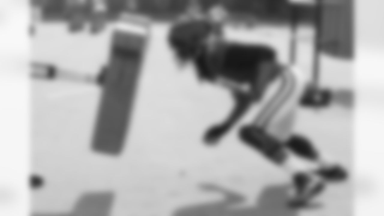 81 TE Mo Alie-Cox
