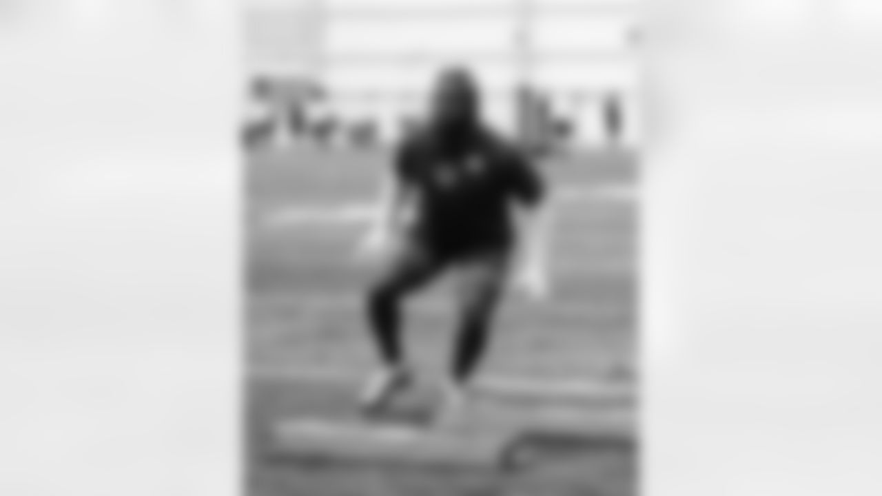 44 LB Zaire Franklin,
Players train during Phase II of offseason workouts.