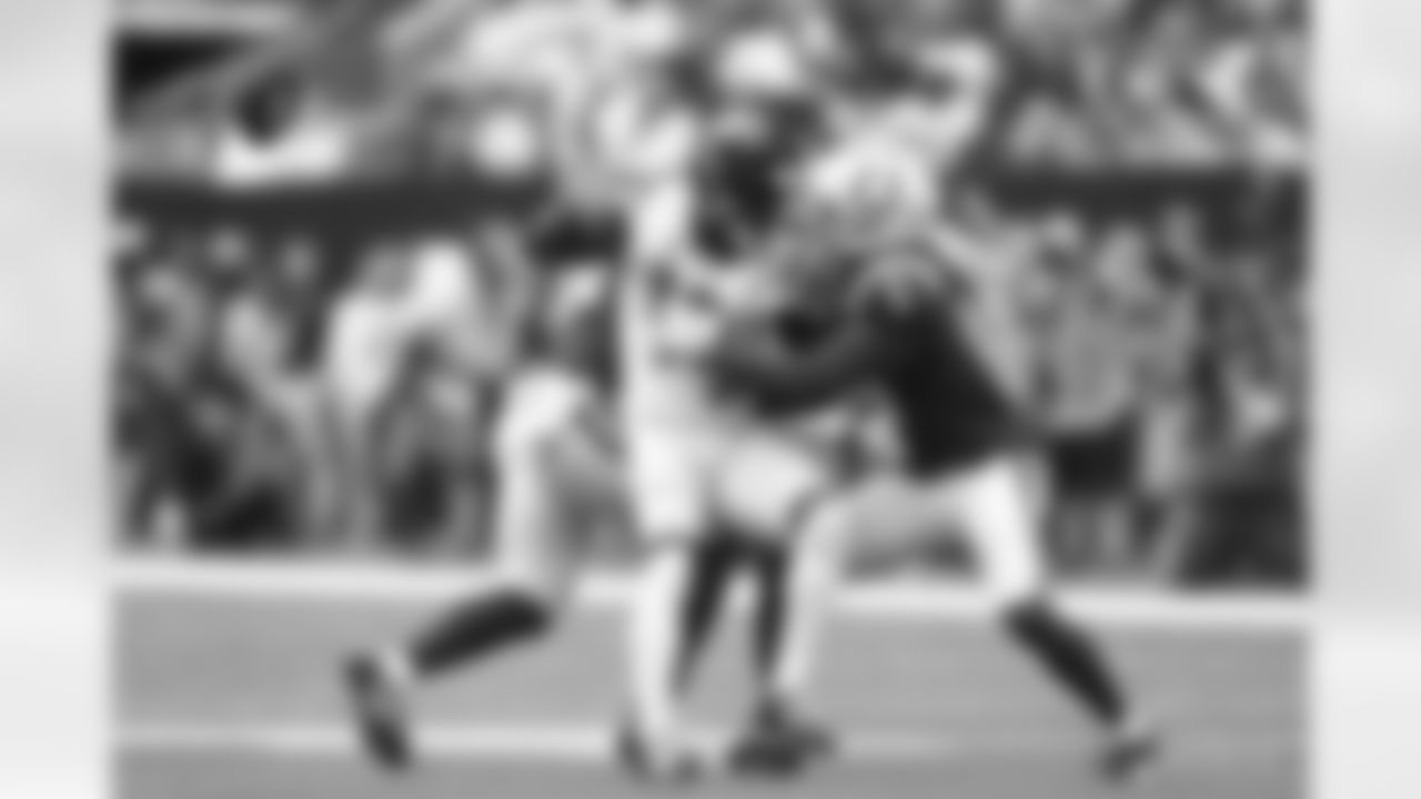 5 CB Stephon Gilmore