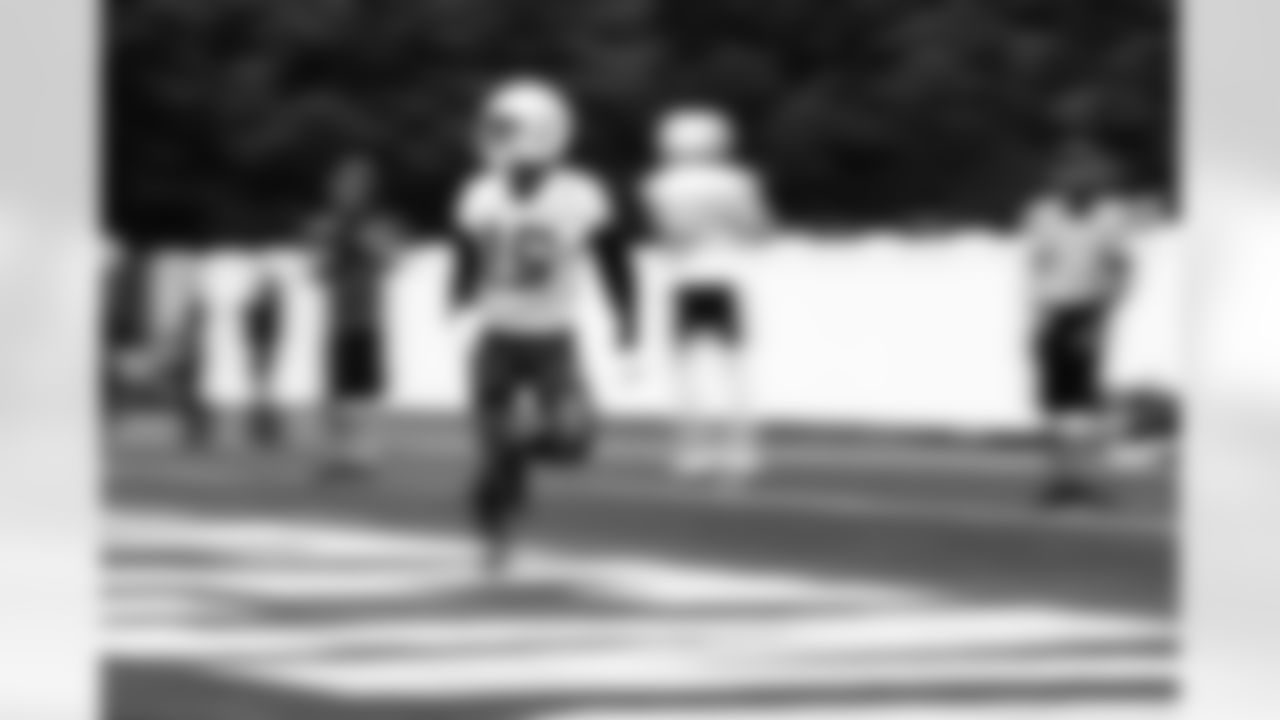 15 WR Vyncint Smith,
Players train during Phase III OTAs of offseason workouts.