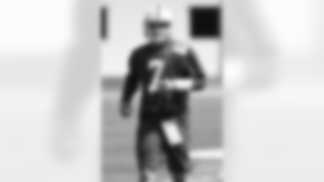Bryan Bennett - QB