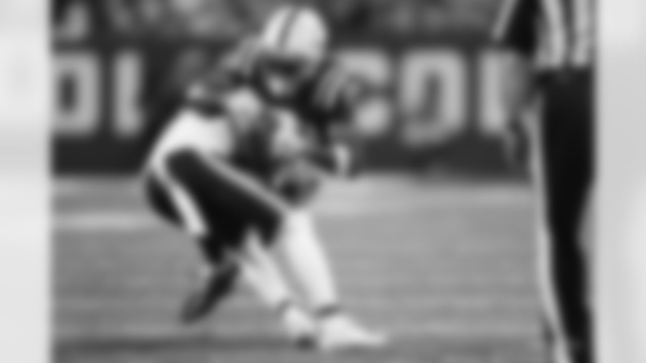 23 CB Kenny Moore II