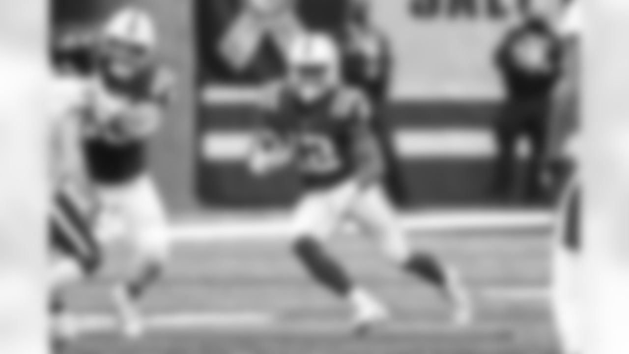 80 TE Trey Burton, #12 WR DeMichael Harris