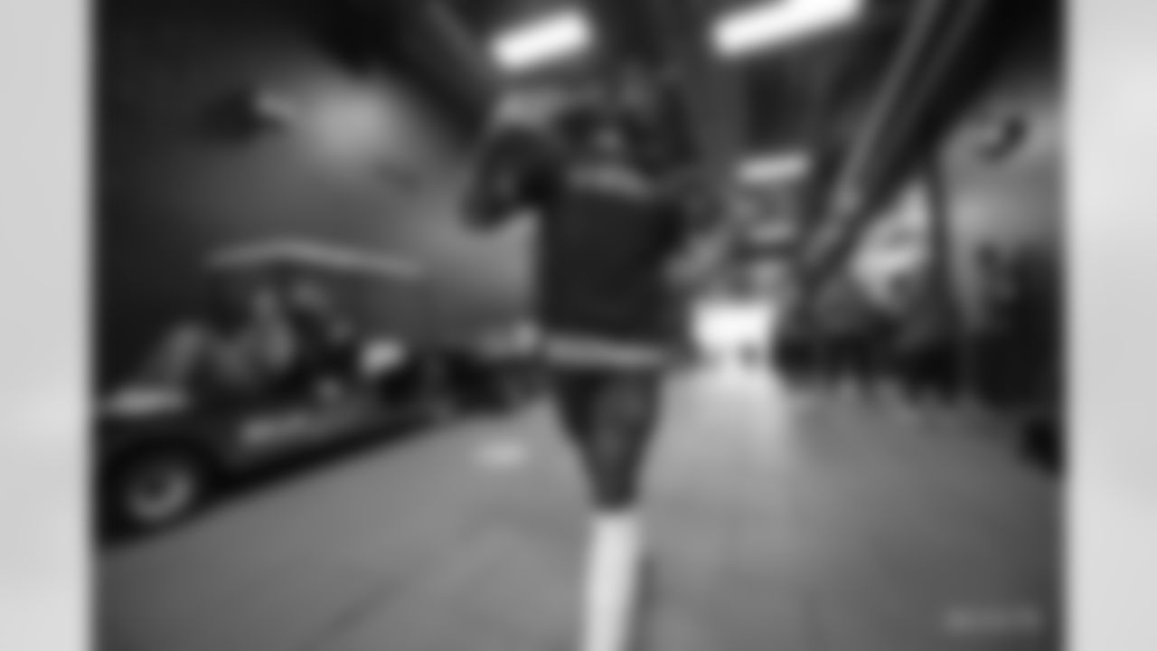 53 LB Darius Leonard