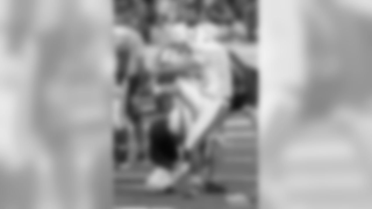 Adam Vinatieri-1