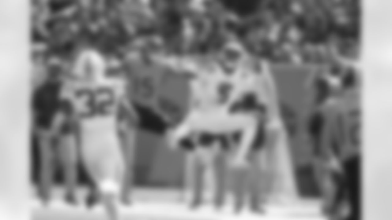5 CB Stephon Gilmore