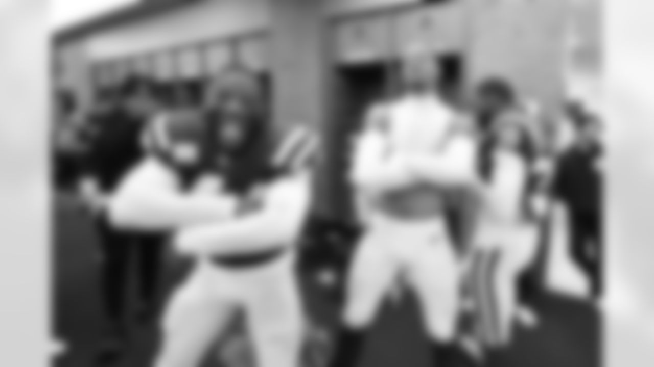 44 LB Zaire Franklin , 29 CB JuJu Brents