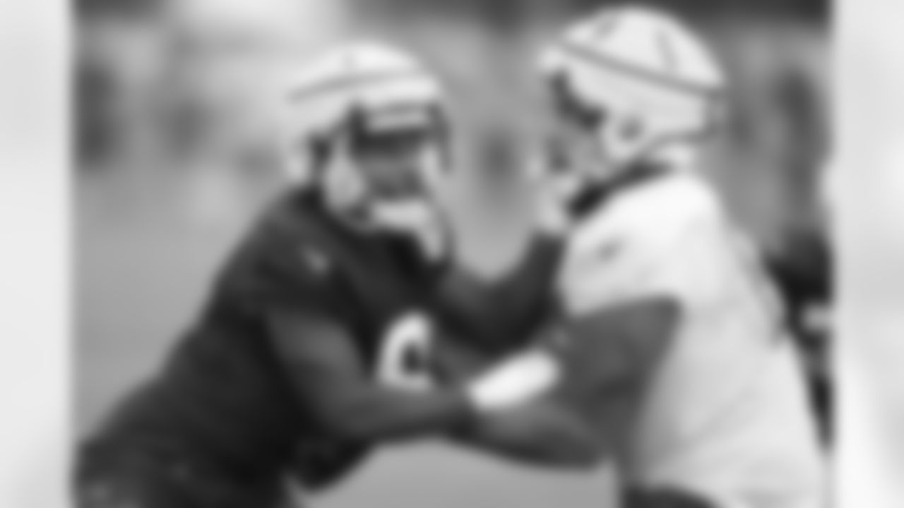 91 DE Yannick Ngakoue, #69 T Matt Pryor