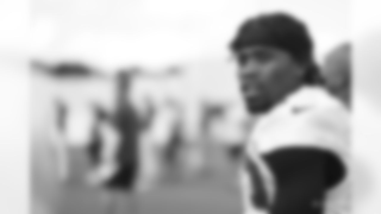 23 CB Kenny Moore II