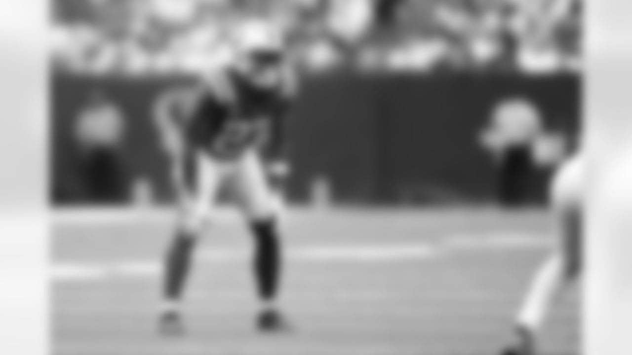 23 CB Kenny Moore II