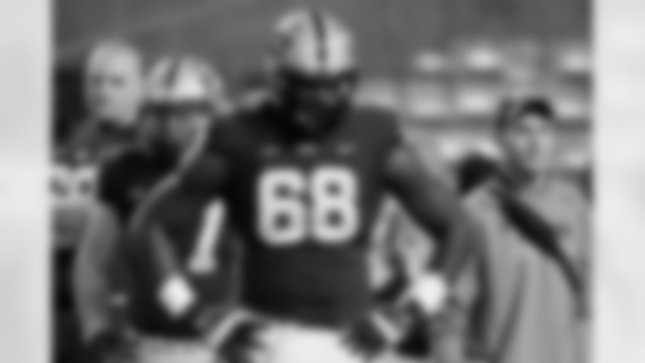 Pittsburgh offensive lineman T.J. Clemmings (68)