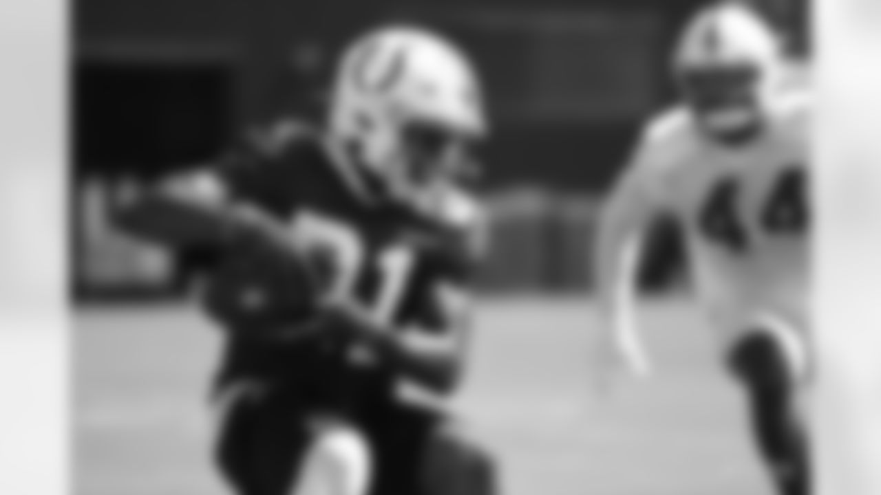 21 RB Nyheim Hines