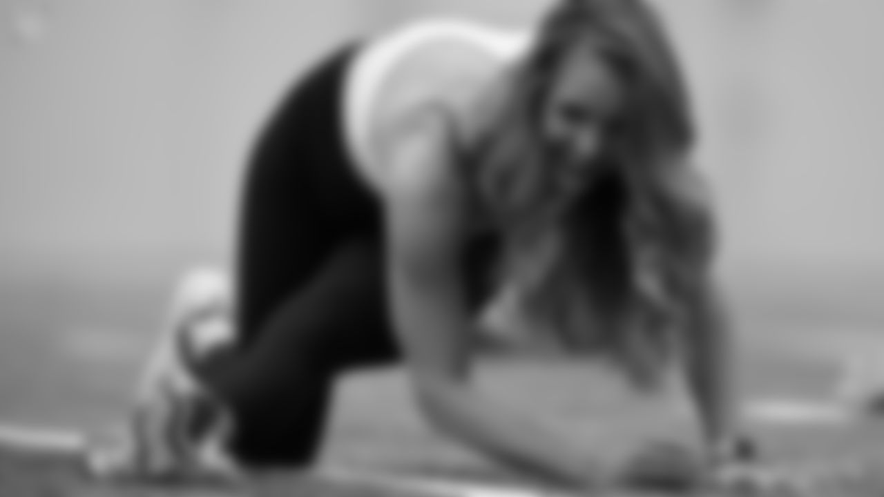 A behind the scenes look at the Colts Cheerleaders prep class on 3/12.