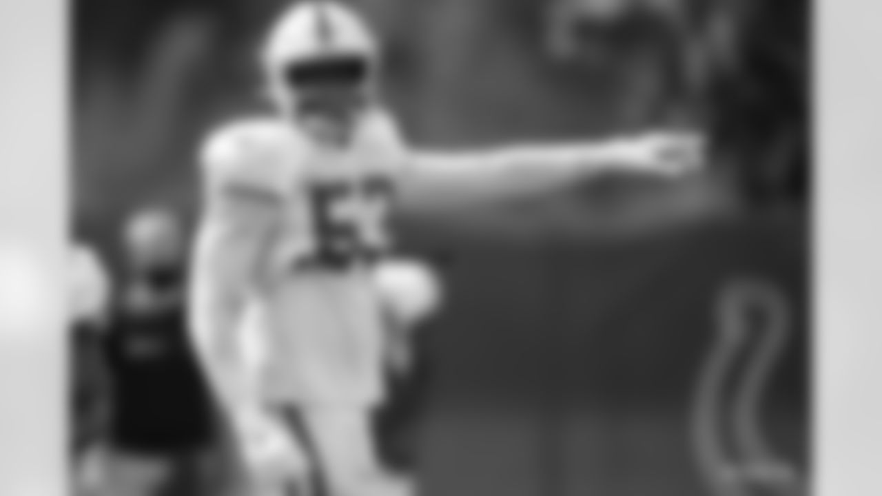 53 LB Darius Leonard