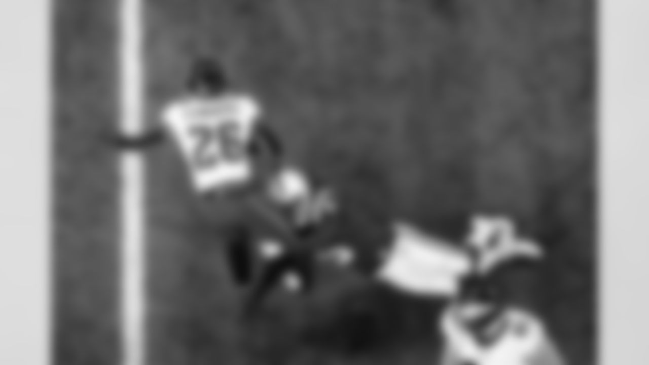 5 CB Stephon Gilmore,