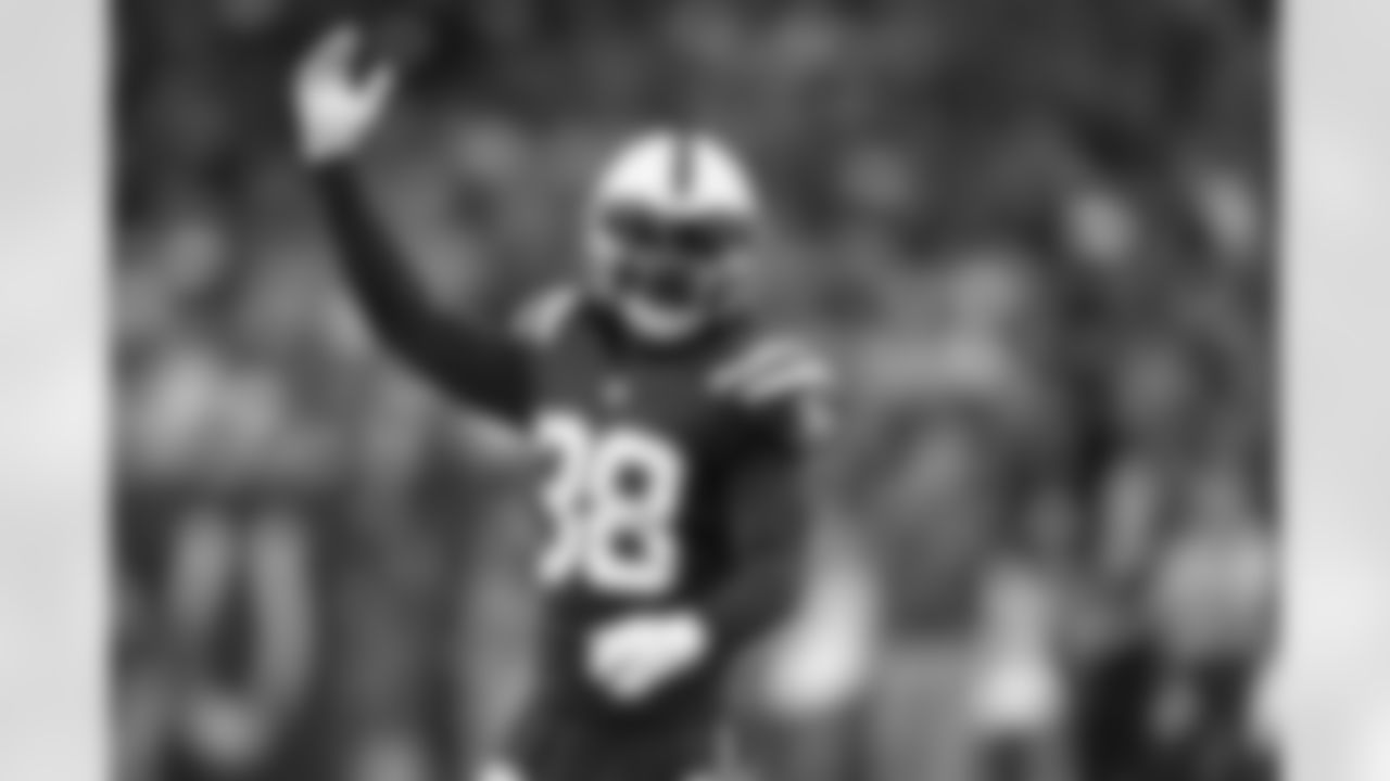 38 CB Tony Brown